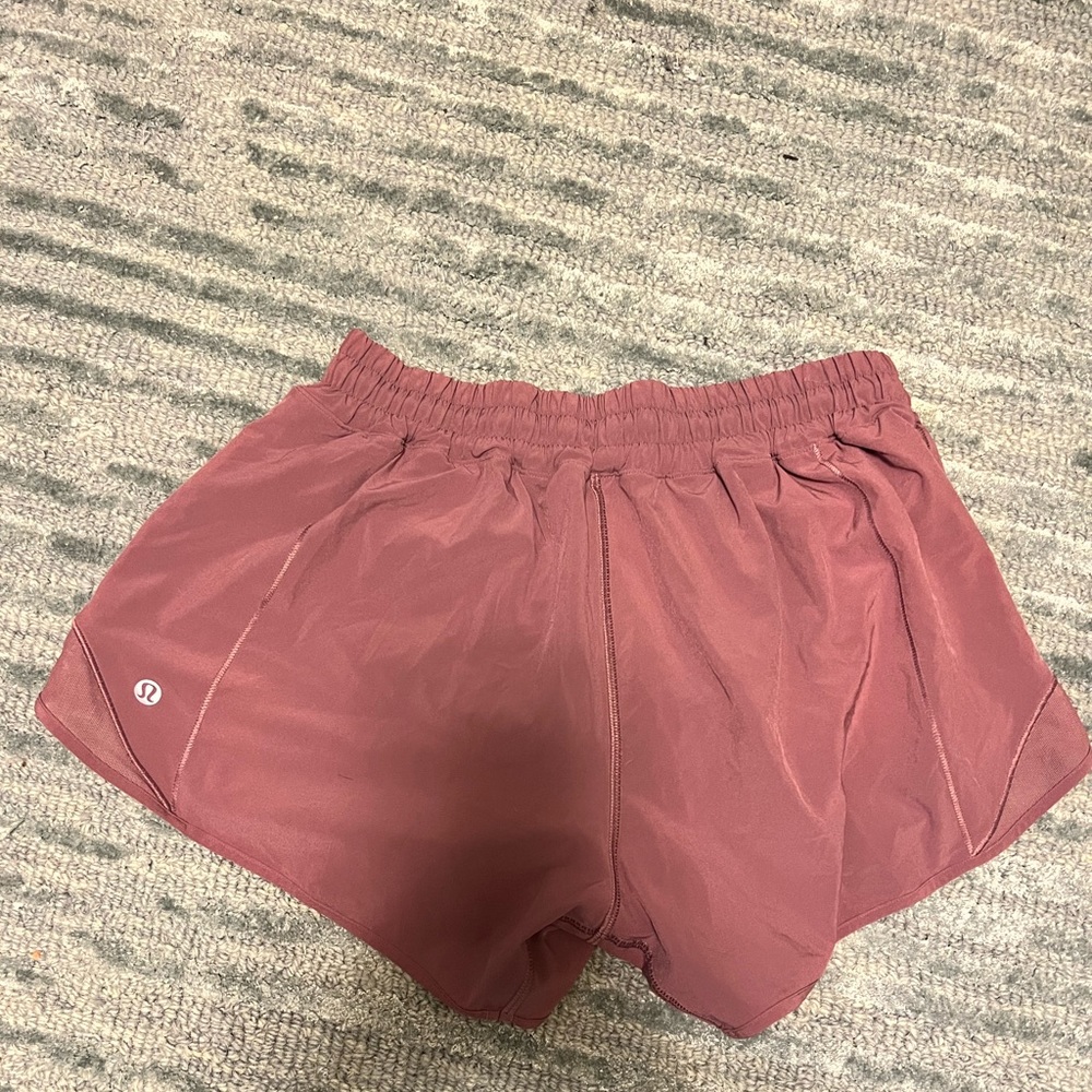 LULU LEMON hotty hot shorts (8)